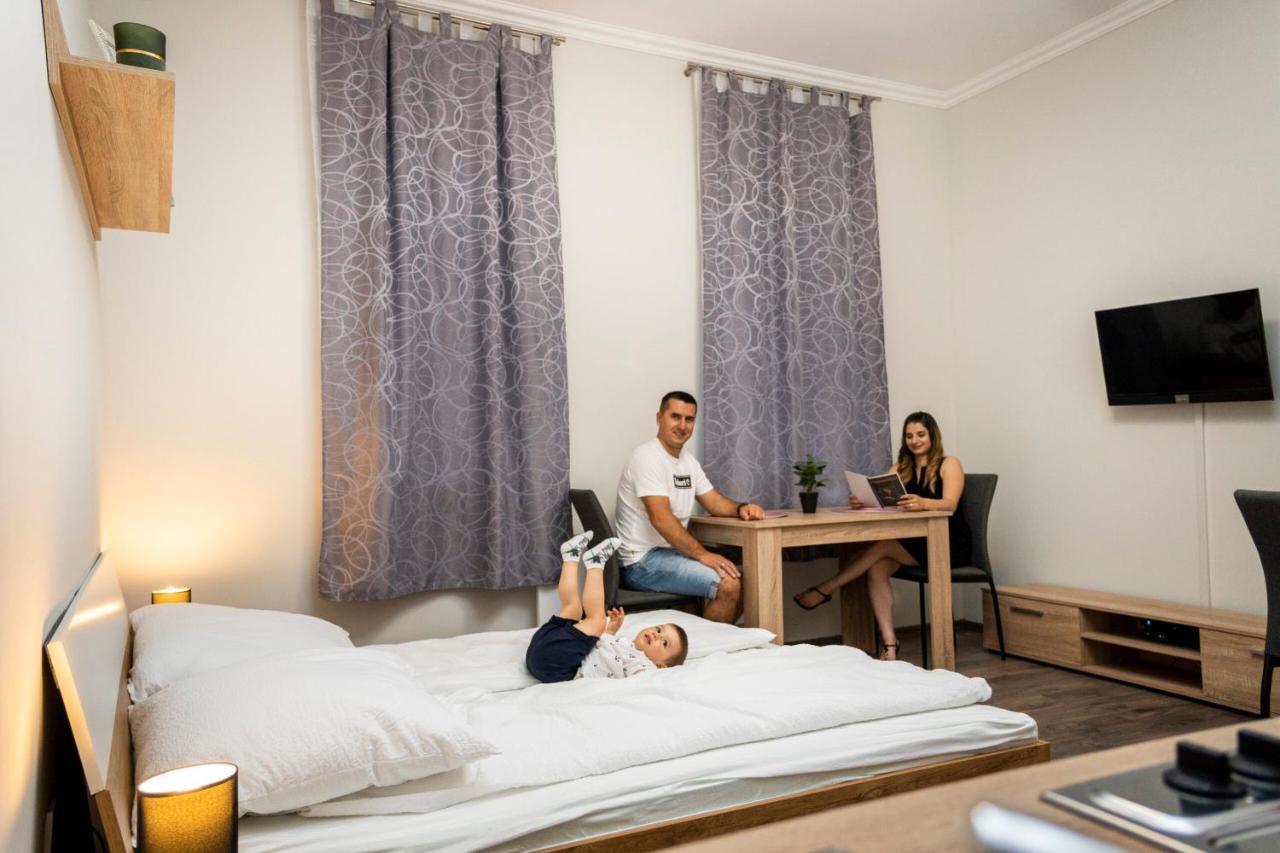 Kolibri Apartman - Makó Екстериор снимка