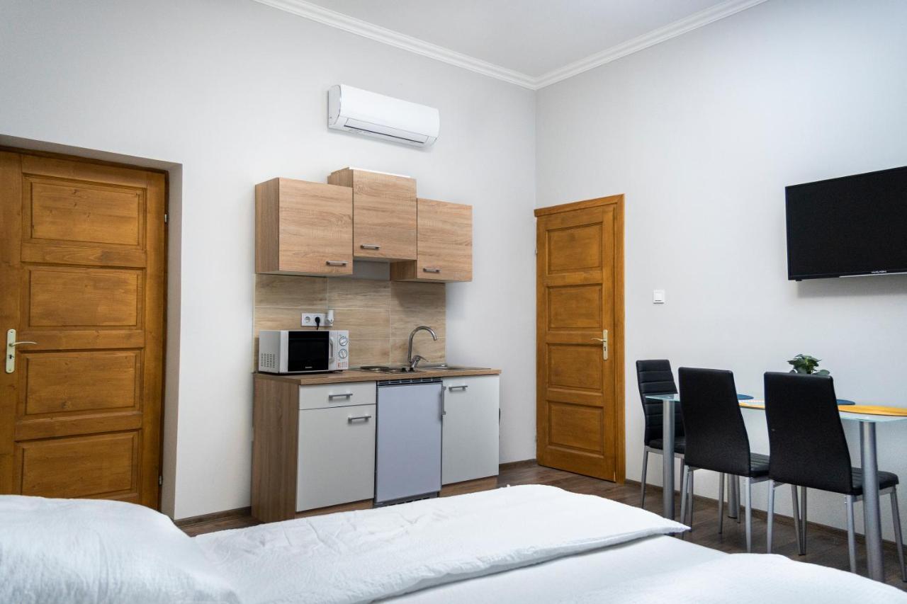 Kolibri Apartman - Makó Екстериор снимка